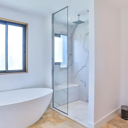 Brand New Waterfront With Pool Вилла