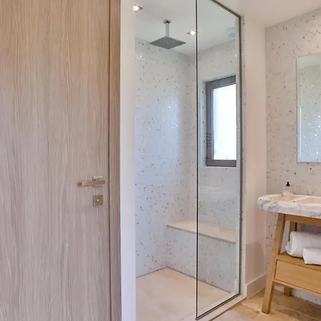 Brand New Waterfront With Pool *