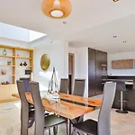 Villa Brand New Waterfront With Pool *