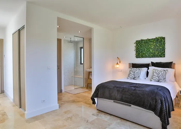 Brand New Waterfront With Pool Villa *