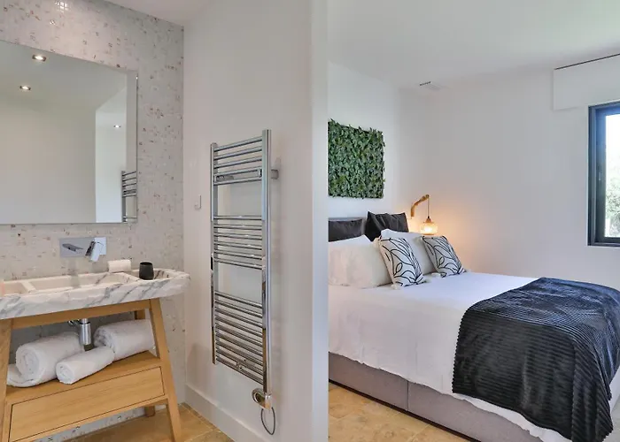 Brand New Waterfront With Pool * Distrito de Faro